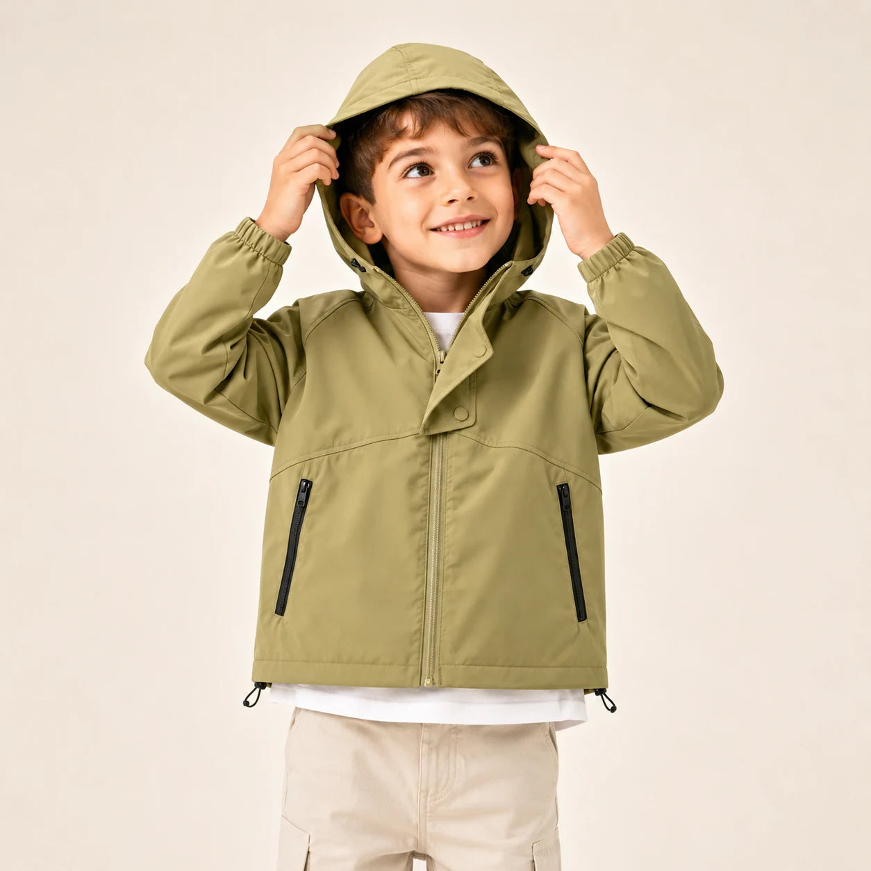 Veste coupe-vent enfant kaki portee