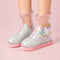 Surchaussures cheval arc-en-ciel portees - focus pieds