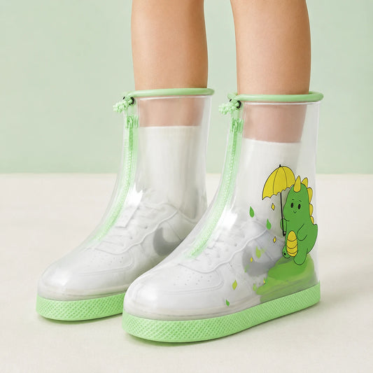 Surchaussures dinosaure vert portees - focus pieds