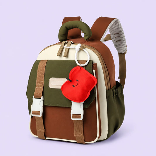 Sac a dos maternelle impermeable marron - packshot produit seul fond pastel